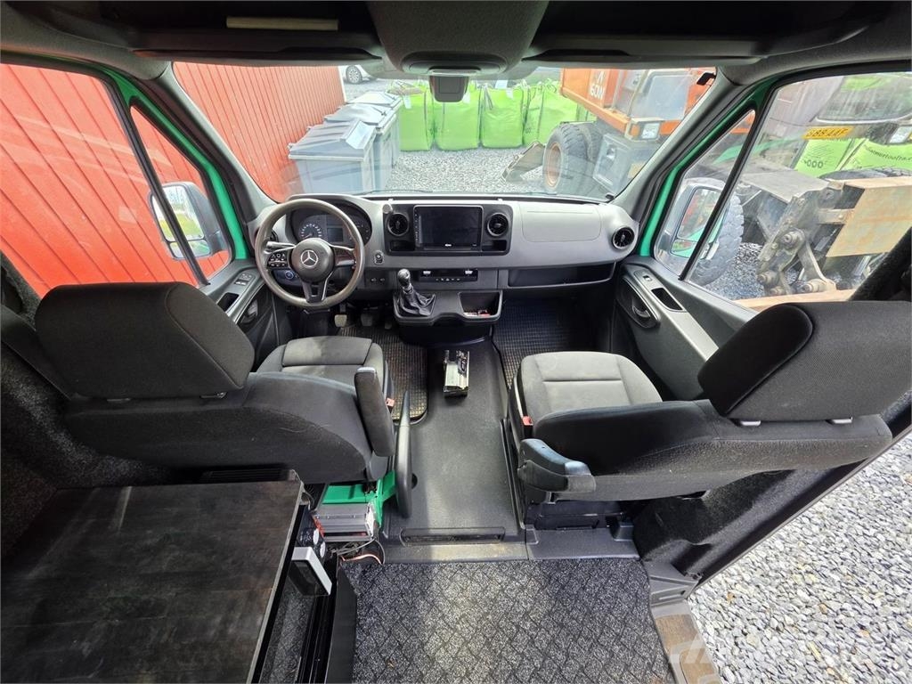 Mercedes-Benz Sprinter Retkeilyauto Ostalo