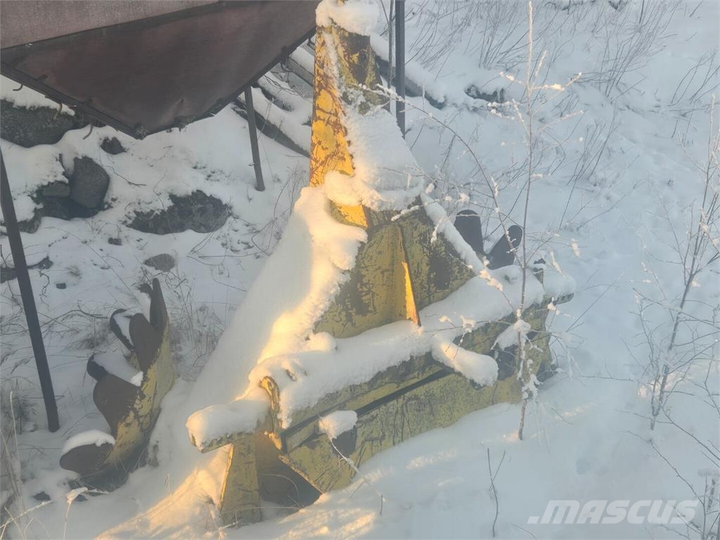 Metsä äes metsäkoneeseen tai raktoriin 其他组件