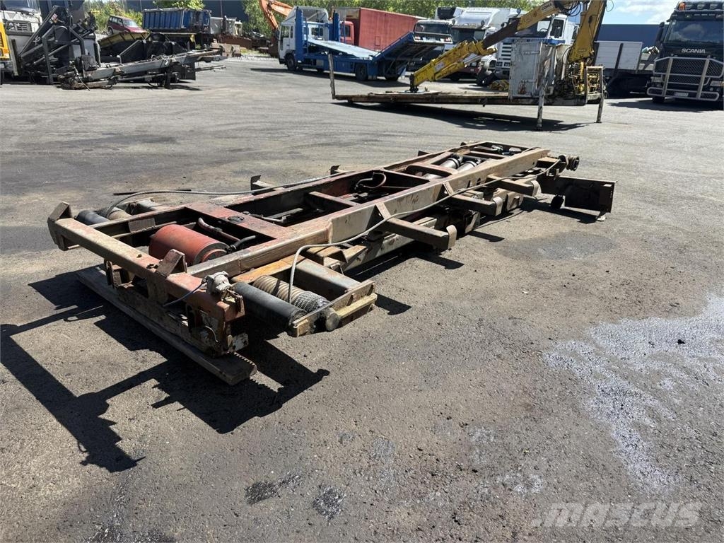 Multilift Vaijerilaite 2 aks scanian päältä 4.6 m プラットフォーム