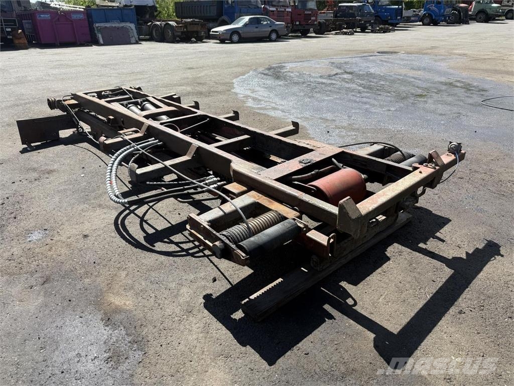 Multilift Vaijerilaite 2 aks scanian päältä 4.6 m プラットフォーム