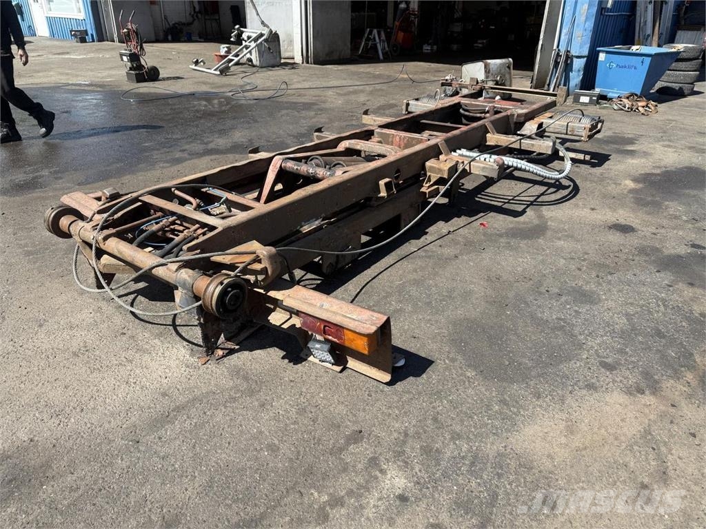 Multilift Vaijerilaite 2 aks scanian päältä 4.6 m プラットフォーム