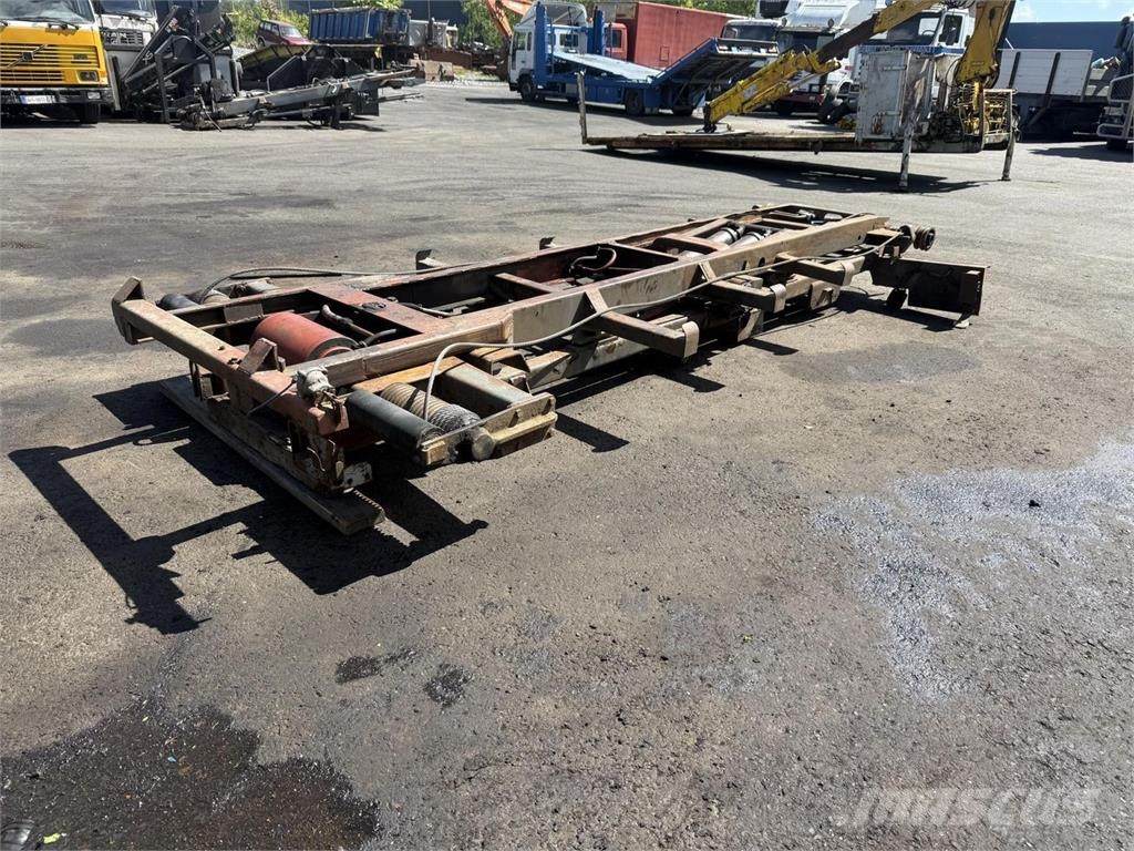 Multilift Vaijerilaite 2 aks scanian päältä 4.6 m プラットフォーム