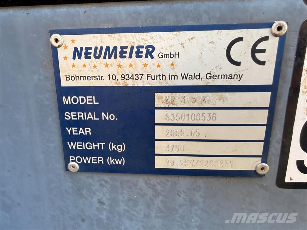 Neumeier NR 3.5K 小型挖掘机