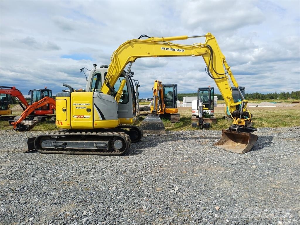 New Holland E70BSR-2 pihti engconilla Midigraafmachines 7t - 12t