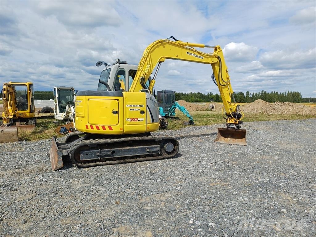 New Holland E70BSR-2 pihti engconilla Midigraafmachines 7t - 12t