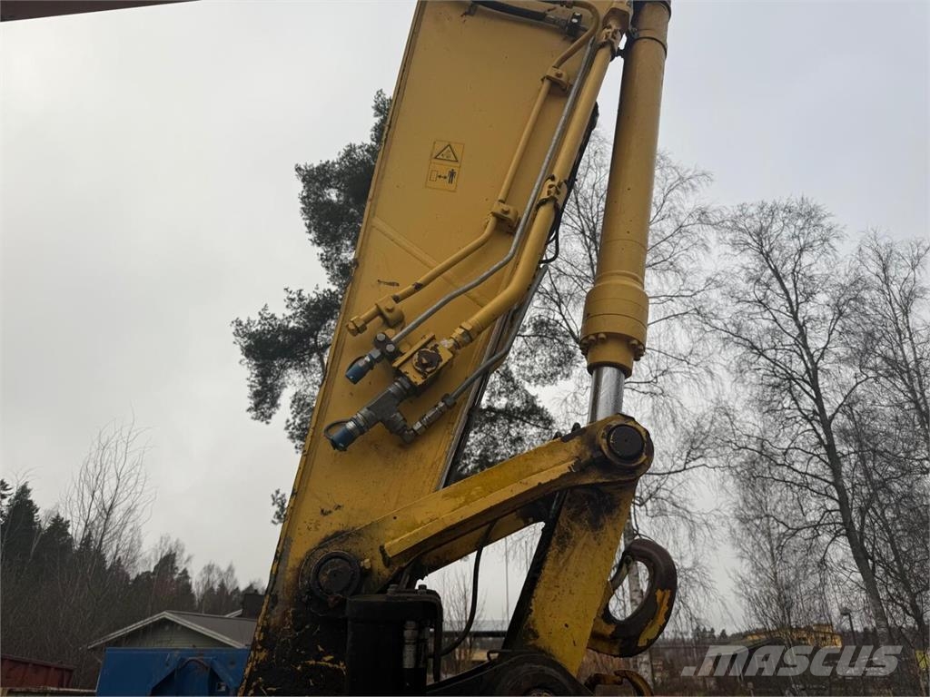 New Holland Kobelco E 225 BSR Crawler excavators