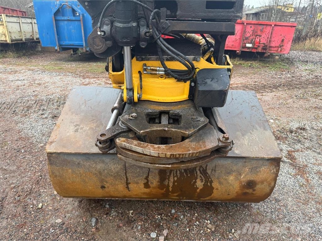 New Holland Kobelco E 225 BSR Crawler excavators