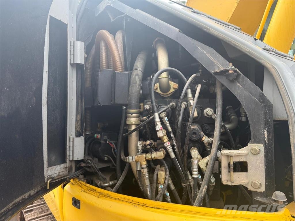 New Holland Kobelco E 225 BSR Crawler excavators