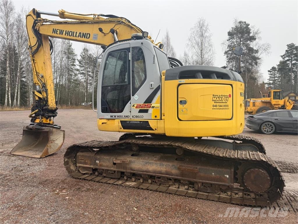 New Holland Kobelco E 225 BSR Crawler excavators
