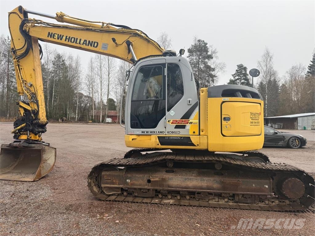 New Holland Kobelco E 225 BSR Crawler excavators