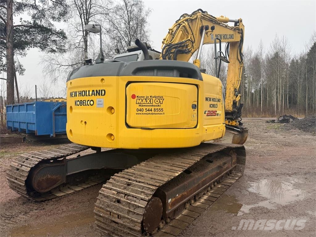 New Holland Kobelco E 225 BSR Crawler excavators