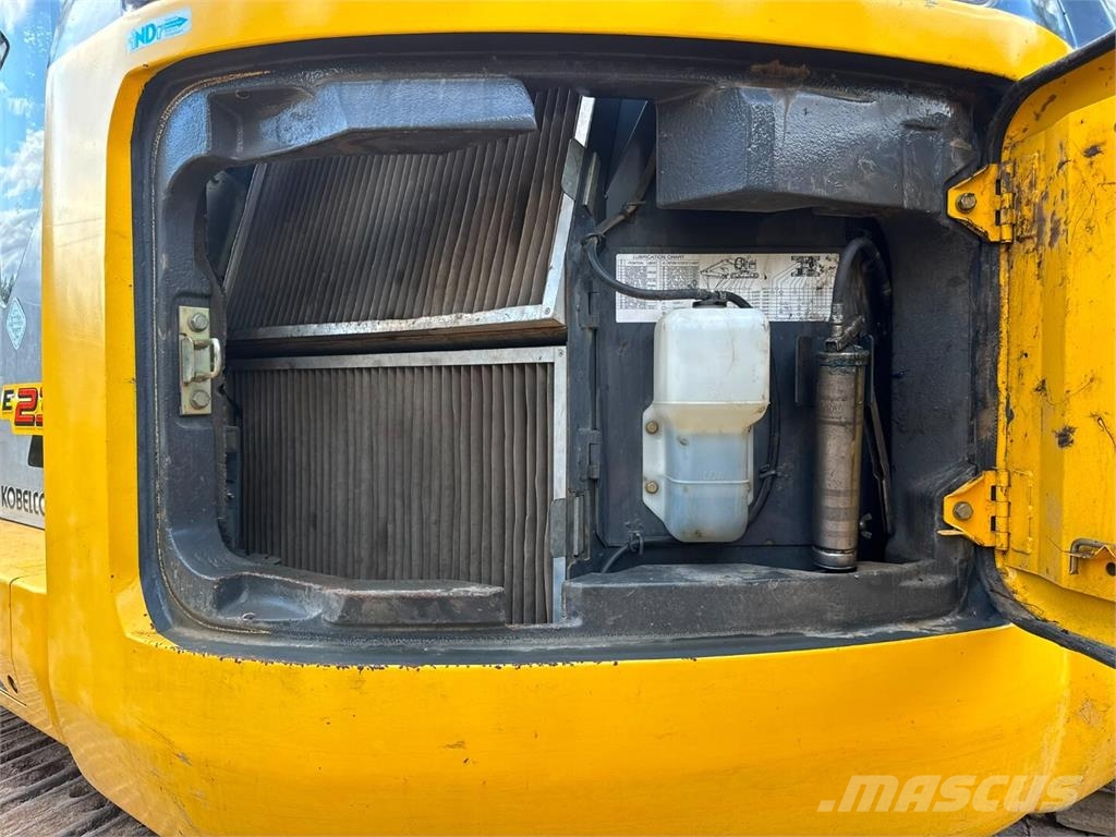 New Holland Kobelco E 235 BSR-2 Rupsgraafmachines