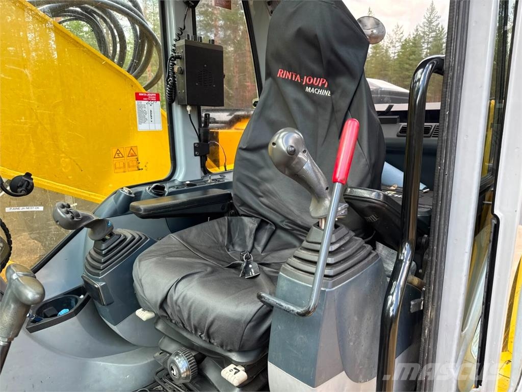 New Holland Kobelco E 235 BSR-2 Rupsgraafmachines
