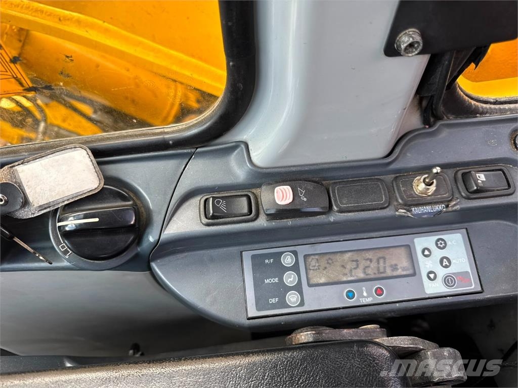 New Holland Kobelco E 235 BSR-2 Rupsgraafmachines