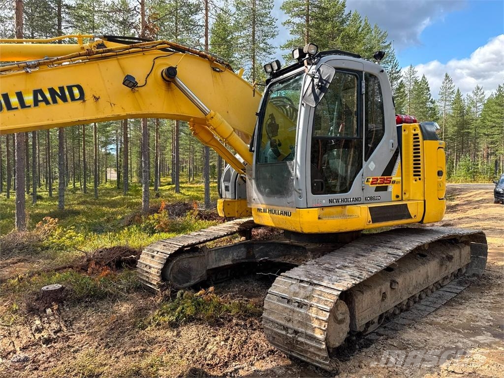 New Holland Kobelco E 235 BSR-2 Rupsgraafmachines