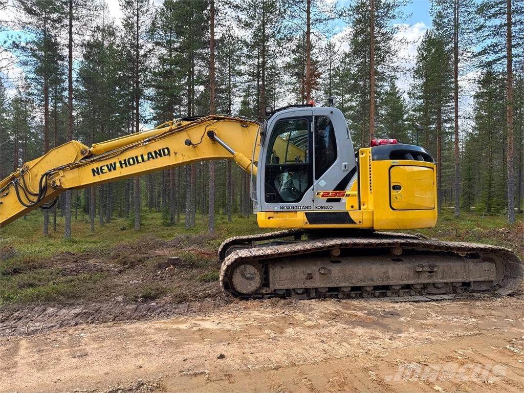 New Holland Kobelco E 235 BSR-2 Rupsgraafmachines