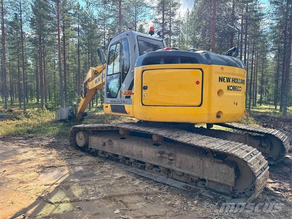 New Holland Kobelco E 235 BSR-2 Rupsgraafmachines