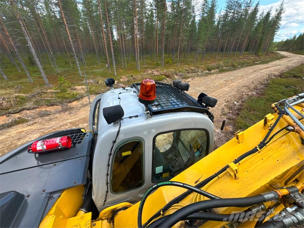 New Holland Kobelco E 235 BSR-2 Rupsgraafmachines