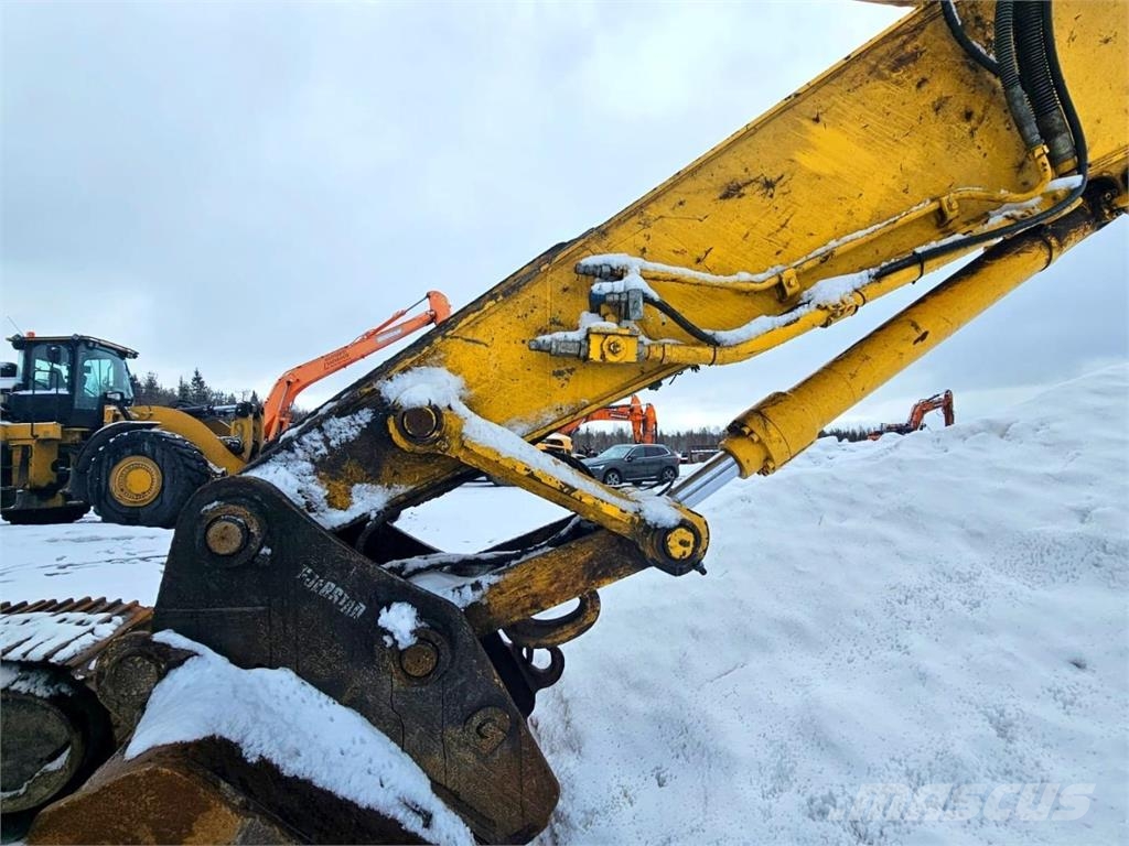 New Holland Kobelco E235BSR Crawler excavators