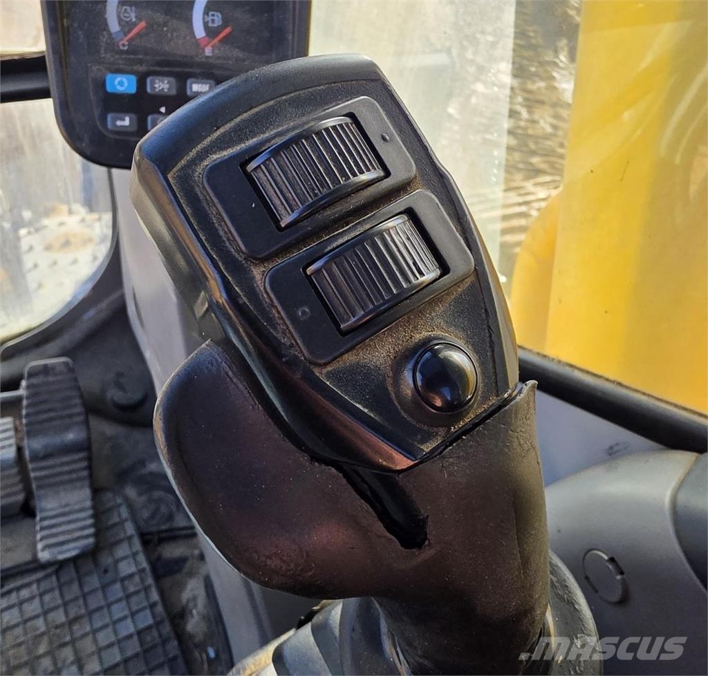 New Holland Kobelco E235BSR-2, Indexator, Rasvari... Raupenbagger
