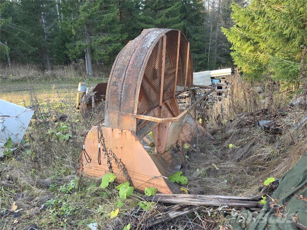 New Holland M135 4WD, Suurteholinko, Paripyörät, Etulevy الجرارات