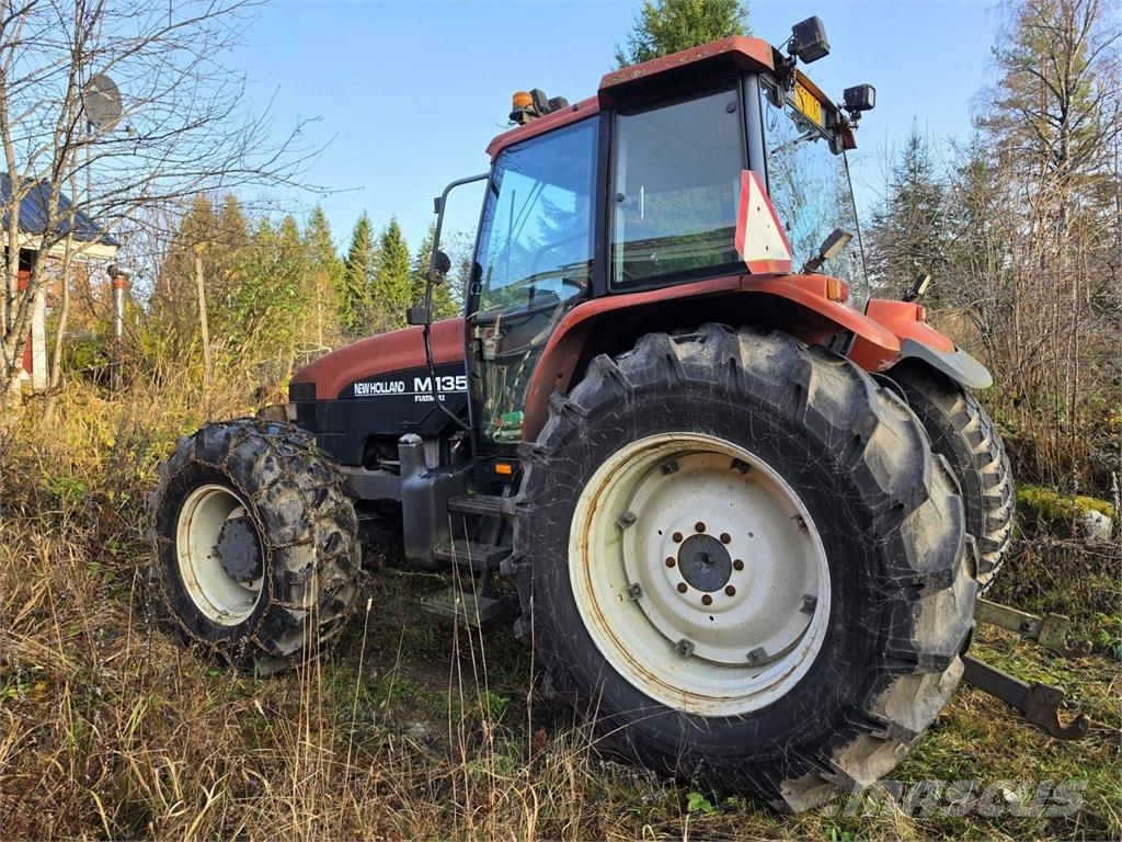New Holland M135 4WD, Suurteholinko, Paripyörät, Etulevy الجرارات
