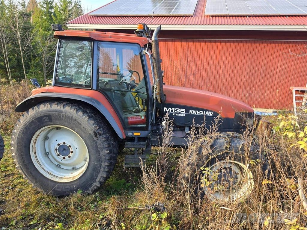 New Holland M135 4WD, Suurteholinko, Paripyörät, Etulevy الجرارات