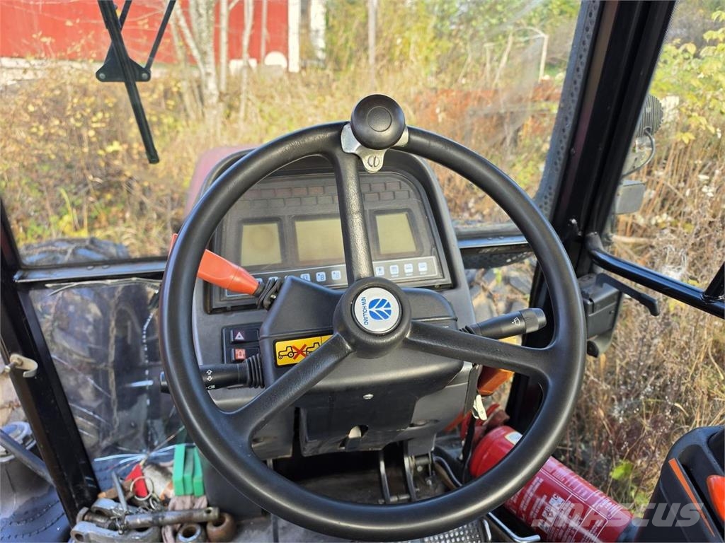 New Holland M135 4WD, Suurteholinko, Paripyörät, Etulevy الجرارات
