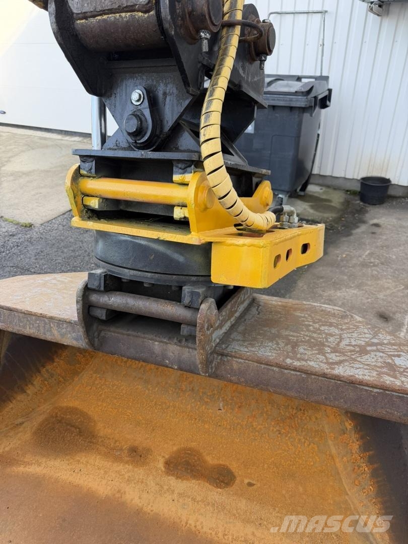 New Holland MH 2.6 -pyöräalustainen kaivinkone Pyöräkaivukoneet