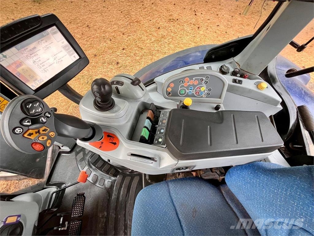 New Holland T7070 Autocommand الجرارات