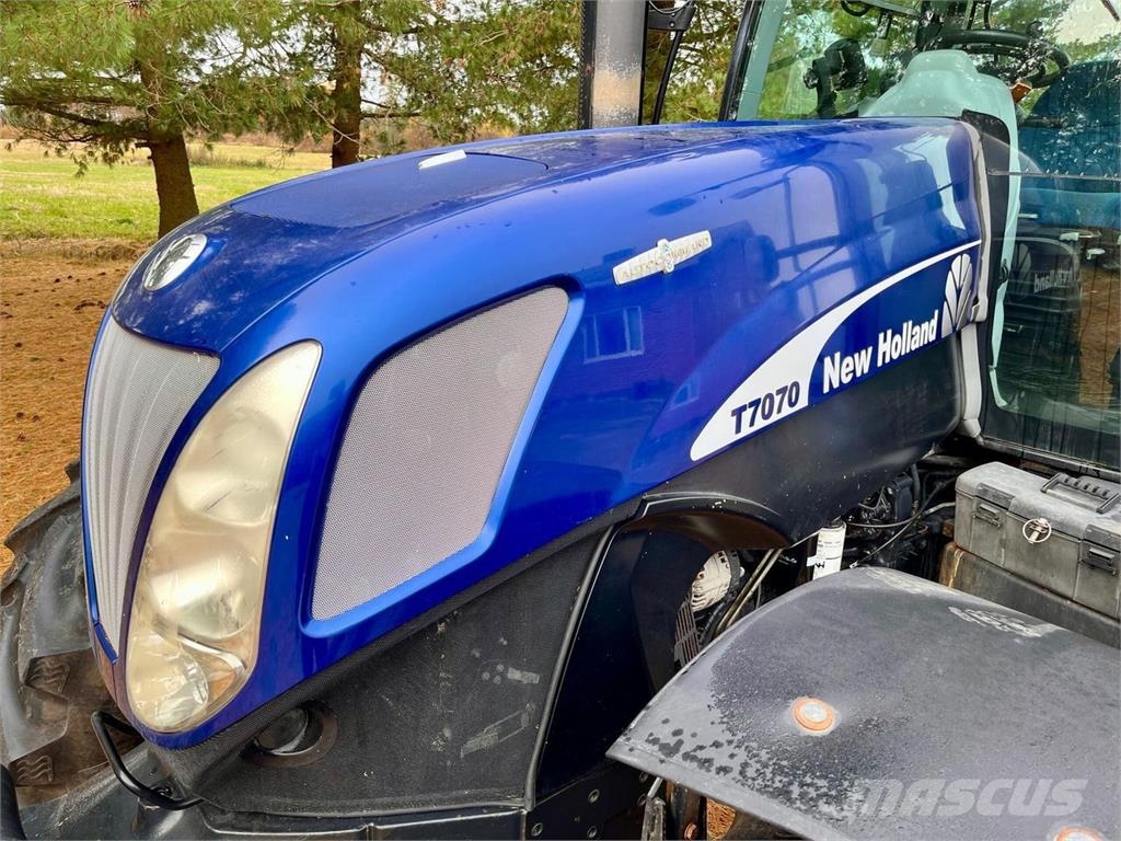 New Holland T7070 Autocommand الجرارات