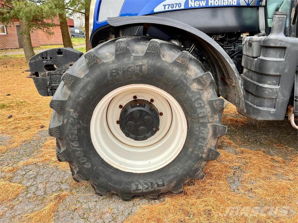 New Holland T7070 Autocommand الجرارات