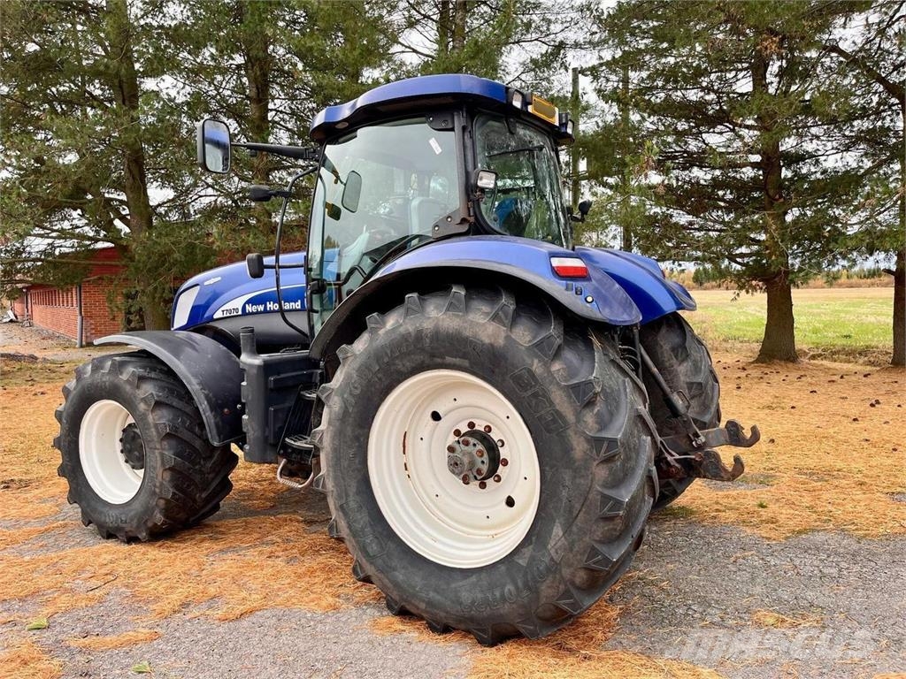 New Holland T7070 Autocommand الجرارات