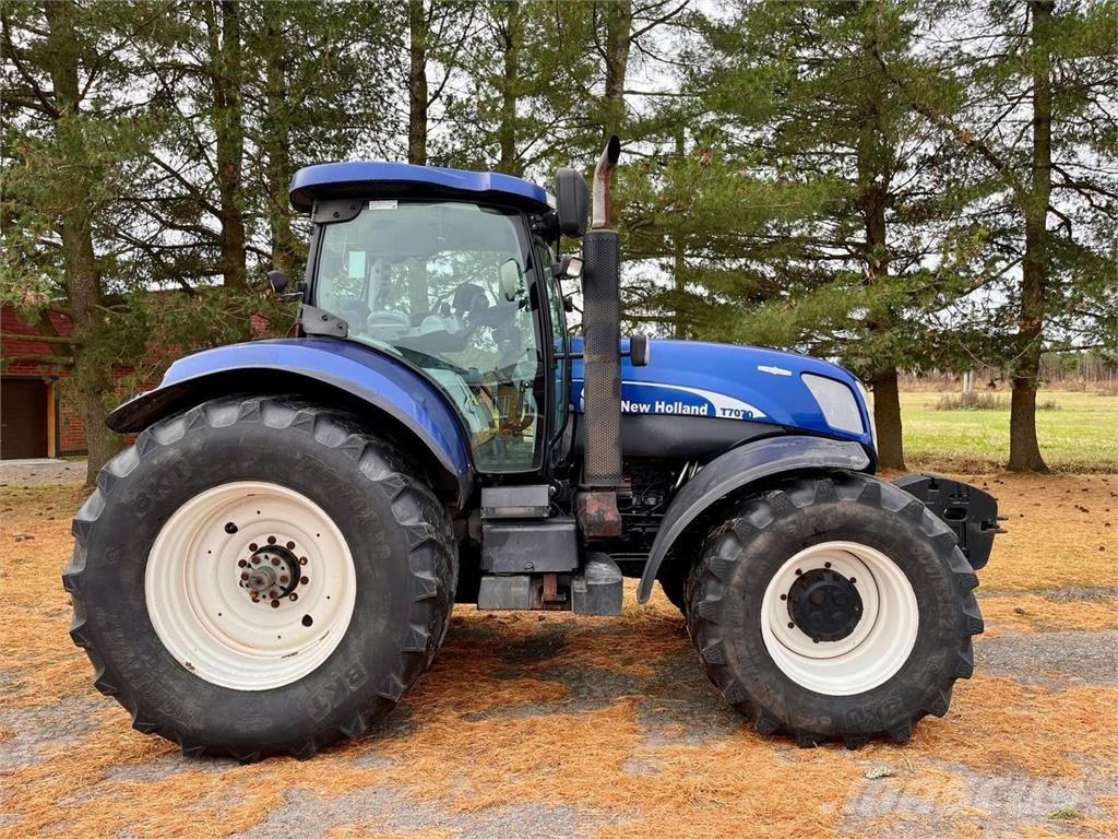 New Holland T7070 Autocommand الجرارات