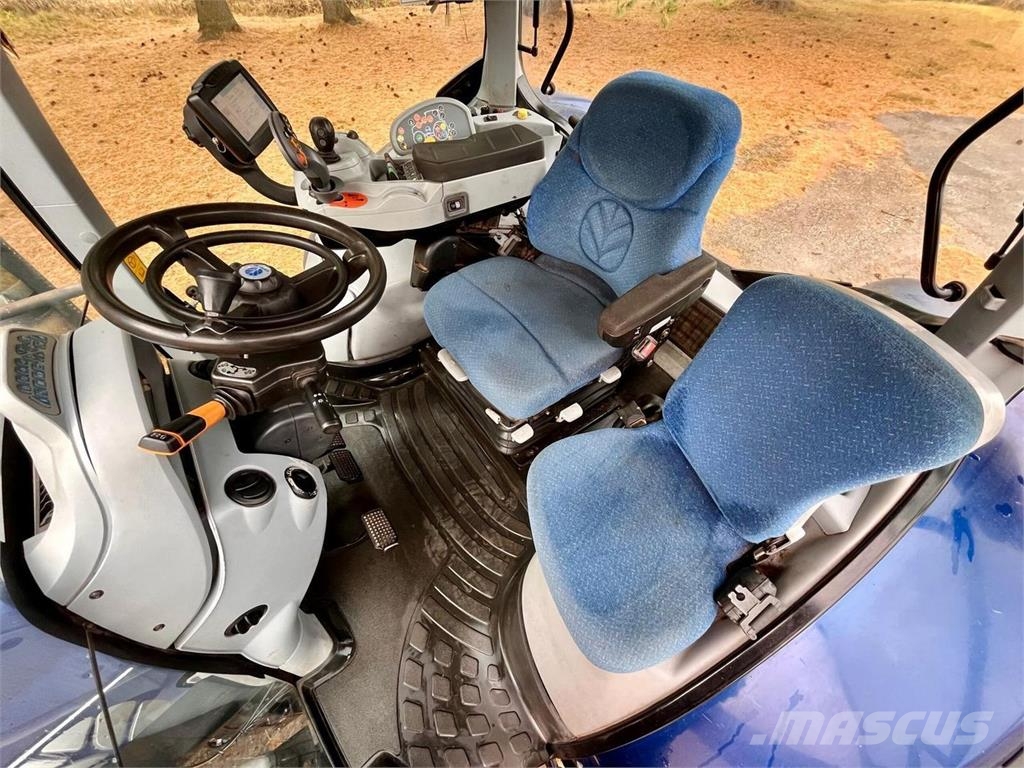 New Holland T7070 Autocommand الجرارات