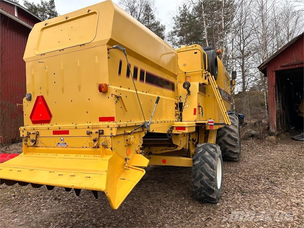 New Holland TC56 Kombajny zbożowe