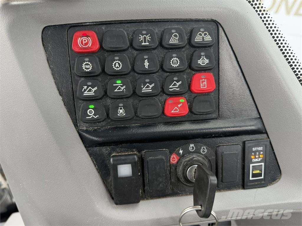 New Holland W130D Pyöräkuormaaja Rataslaadurid