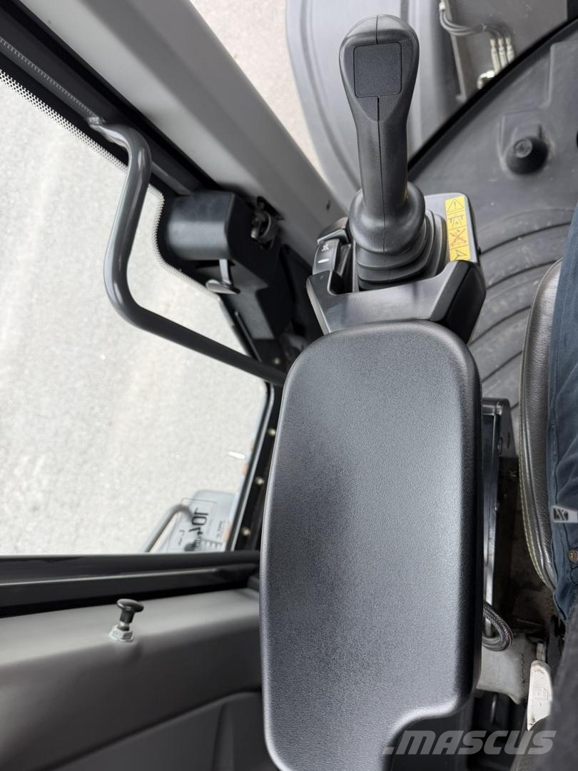 New Holland W130D Pyöräkuormaaja Rataslaadurid