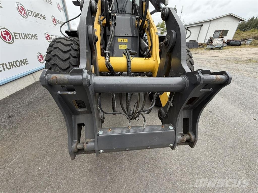 New Holland W130D Pyöräkuormaaja Rataslaadurid
