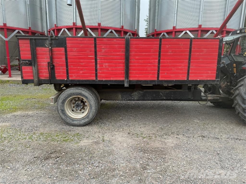Omavalmiste Jämerä 130 hl kärry hydraulisella perä 傾卸式拖車