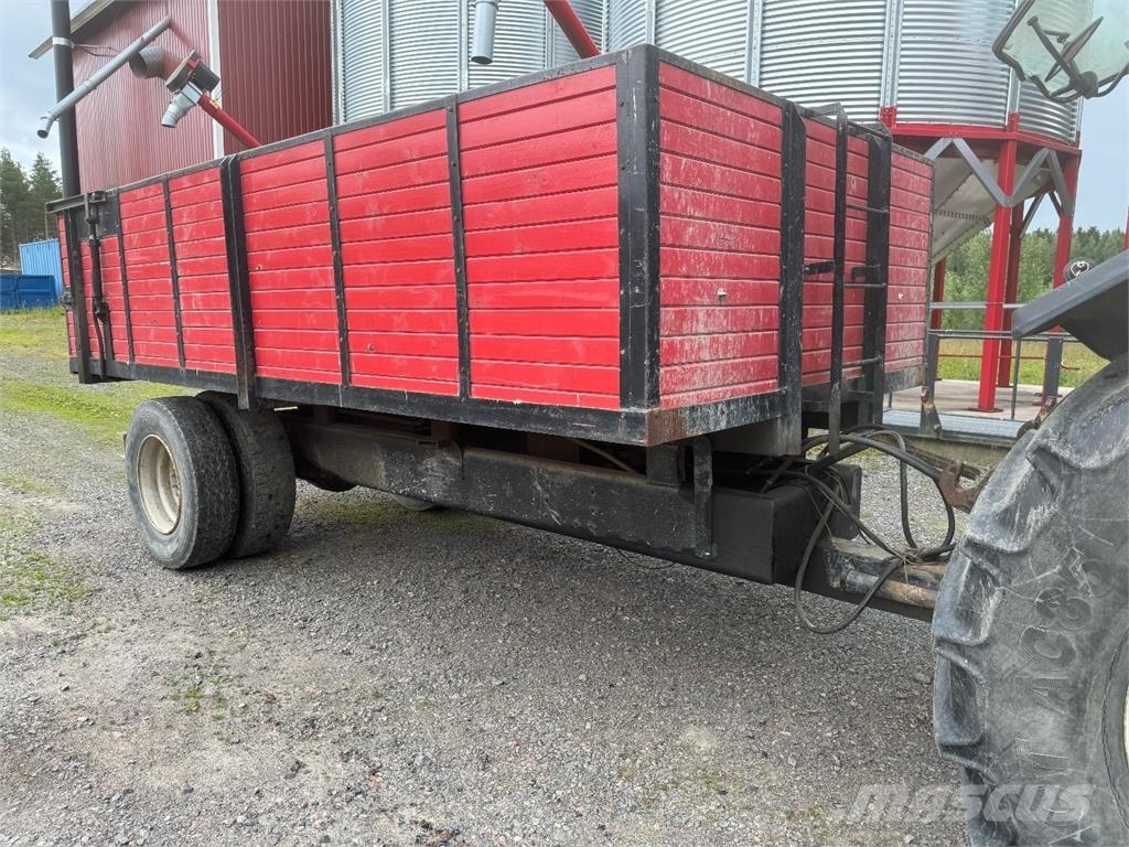 Omavalmiste Jämerä 130 hl kärry hydraulisella perä 傾卸式拖車