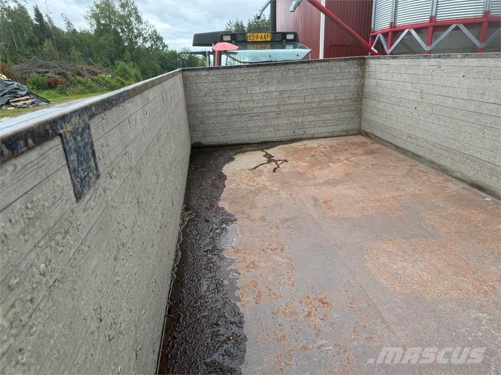 Omavalmiste Jämerä 130 hl kärry hydraulisella perä 傾卸式拖車