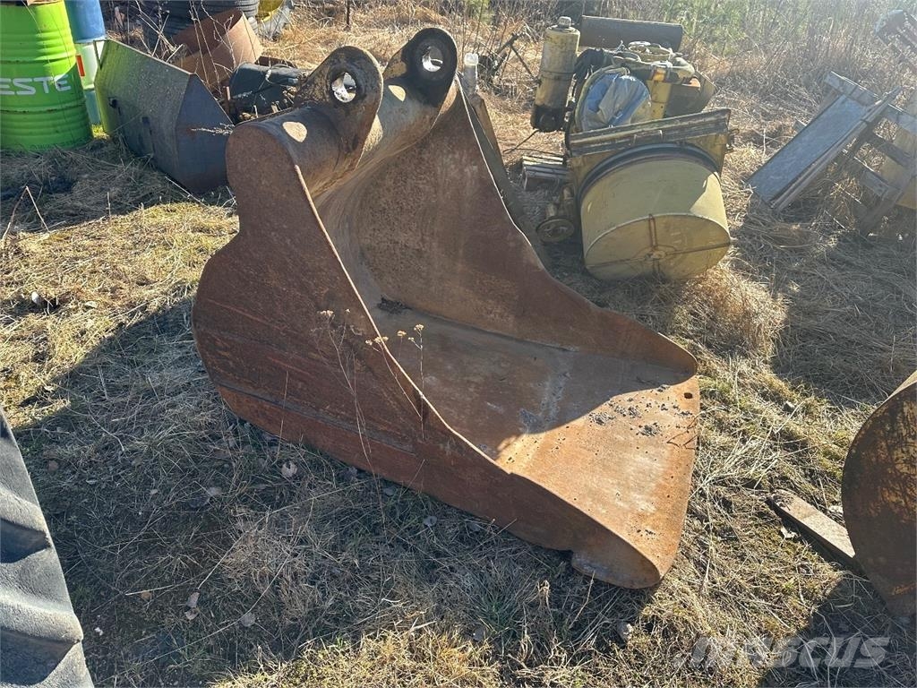  Omavalmiste Kuokkakauha 110cm Pistoane