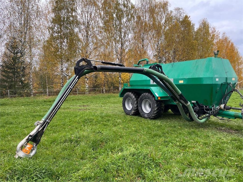 Palmu 14m3 + Pumppukuormaaja Weitere Düngemaschinen