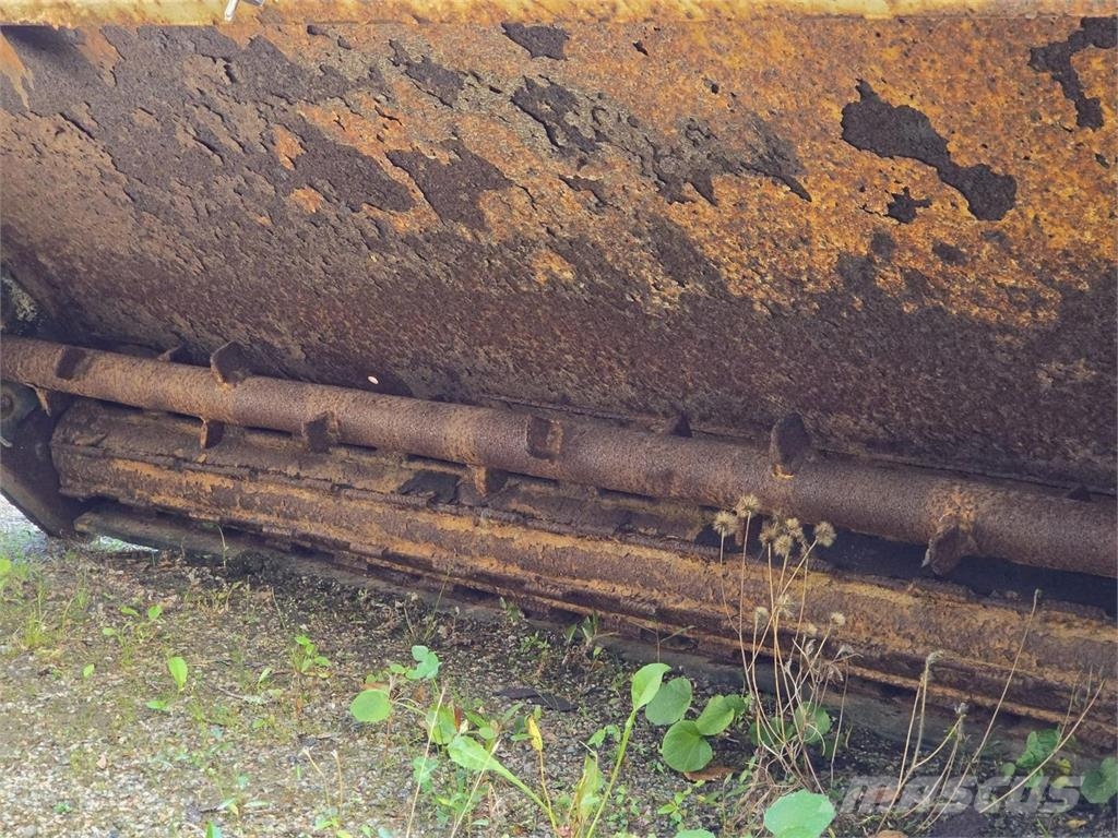 Perälautahiekoitin Sand- und Salzstreuer