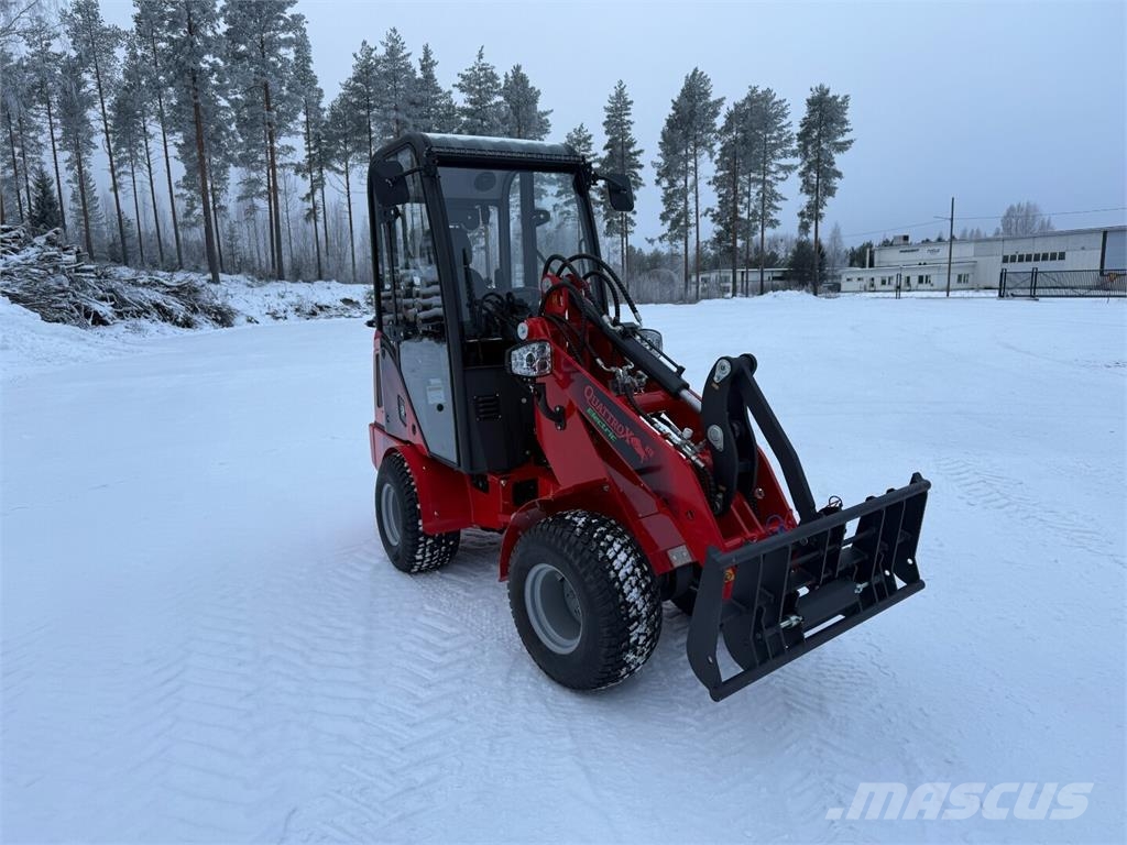 QuattroX Qx-810 E Täyssähköinen pienkuormaaja 小型装载机