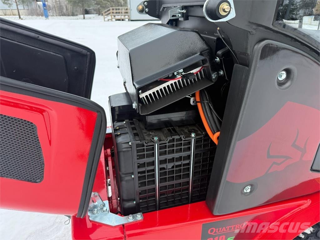 QuattroX Qx-810 E Täyssähköinen pienkuormaaja 小型装载机