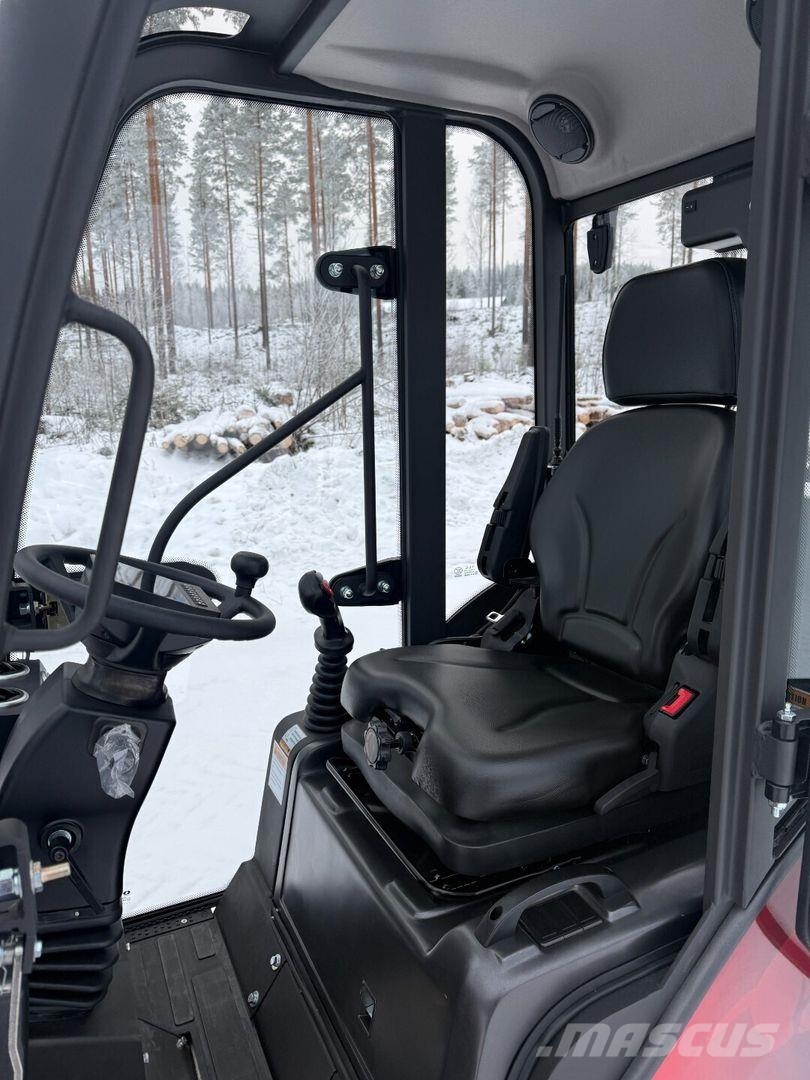 QuattroX Qx-810 E Täyssähköinen pienkuormaaja 小型装载机