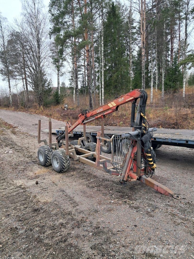 RKP 2 palkki kärry uusilla renkaila Muut metsäkoneet