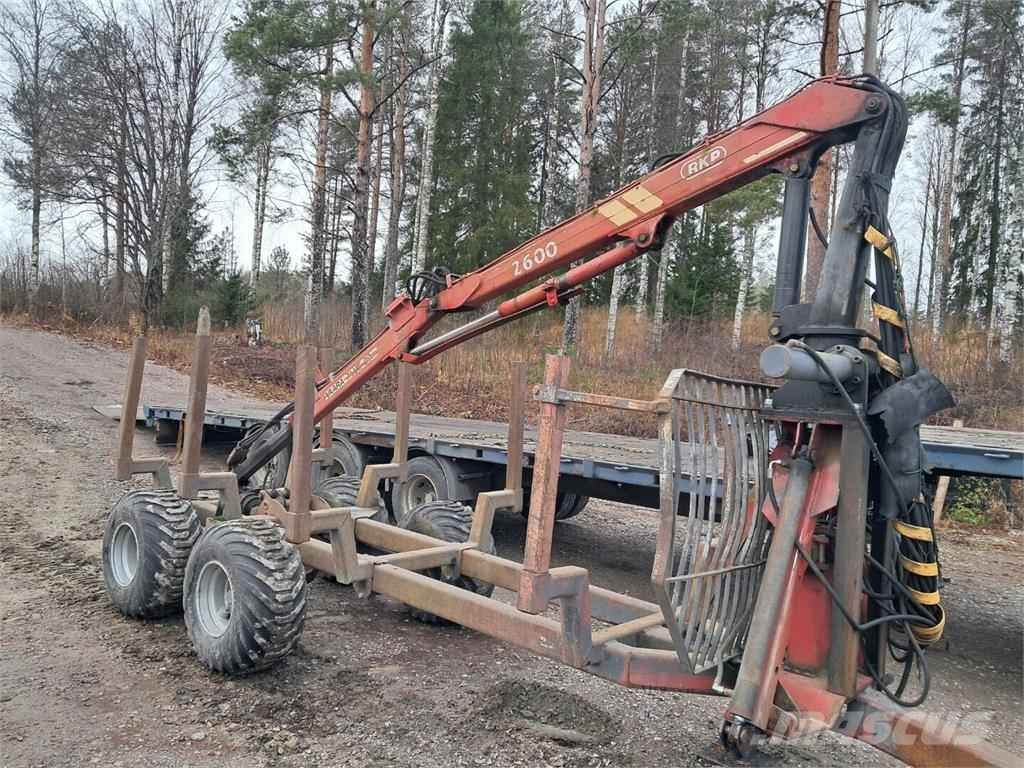 RKP 2 palkki kärry uusilla renkaila Muut metsäkoneet